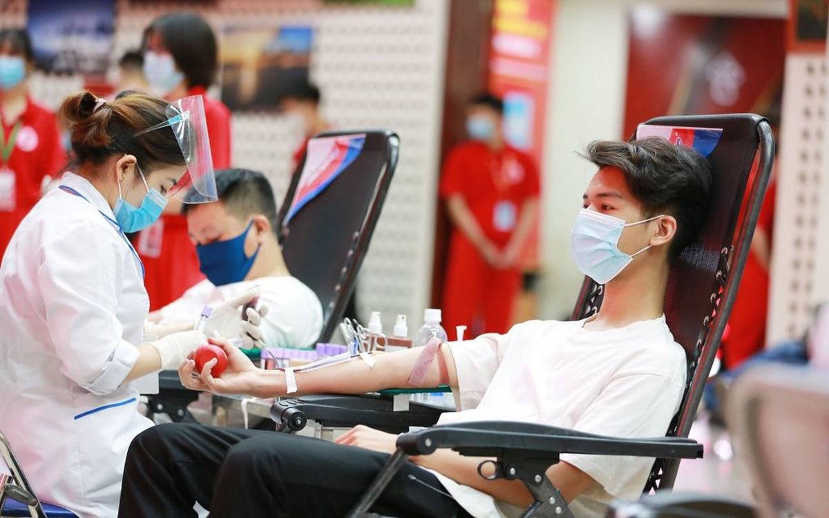 Hiến máu nhân đạo